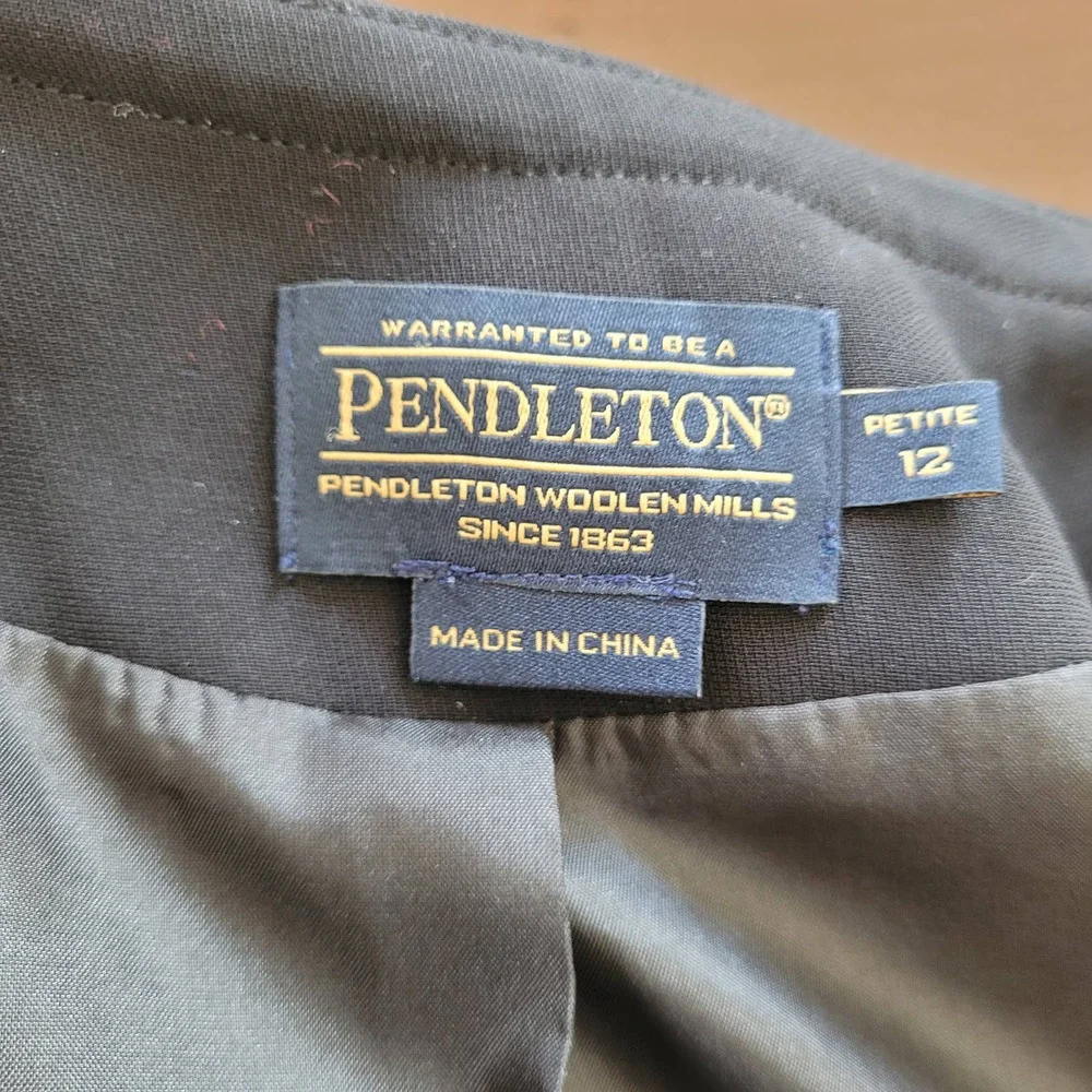 Pendleton Women's Sz 12P Black Button Up Classic Structured‎ Minimalist Jacket